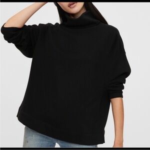 Gap oversized black turtleneck sweatshirt, small
petite